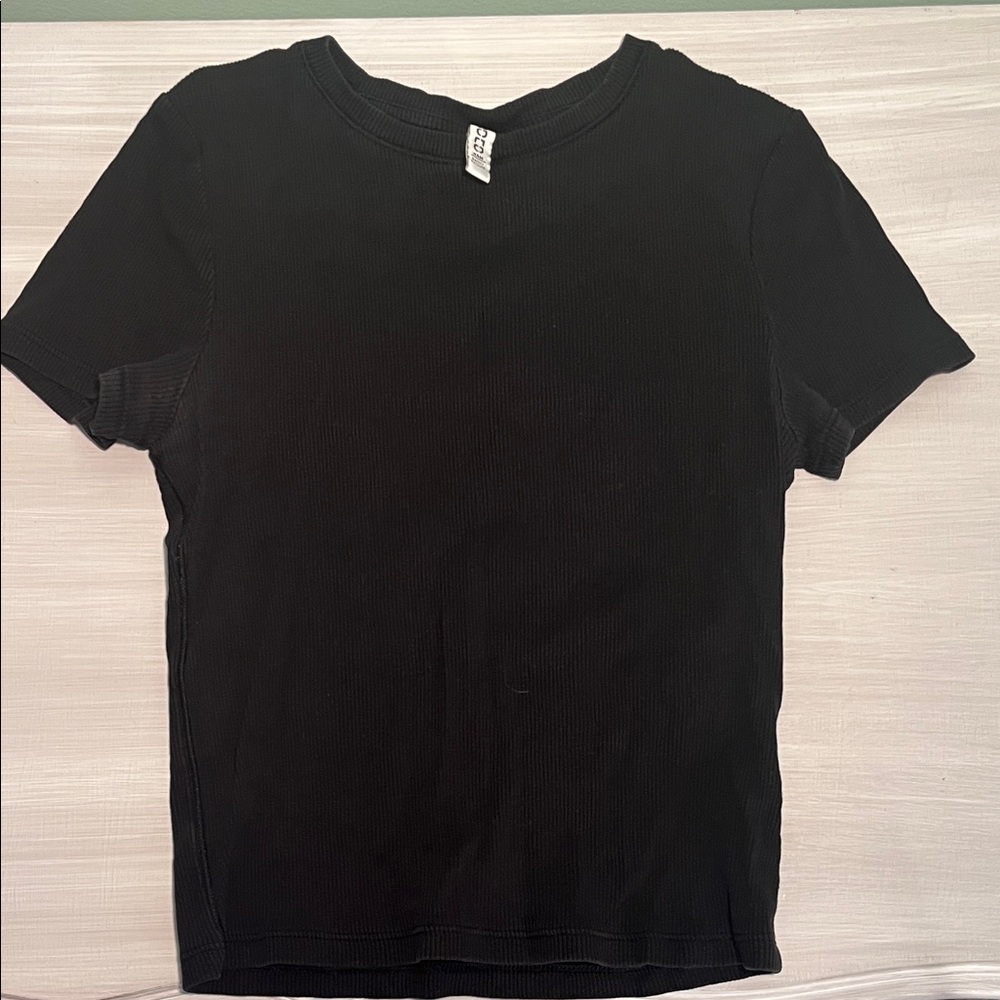Basic Black Crop Top DIVIDED